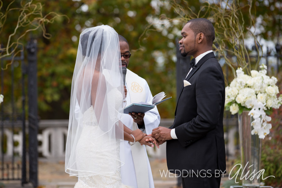 Outdoor wedding ceremony in fall in Pittsburgh